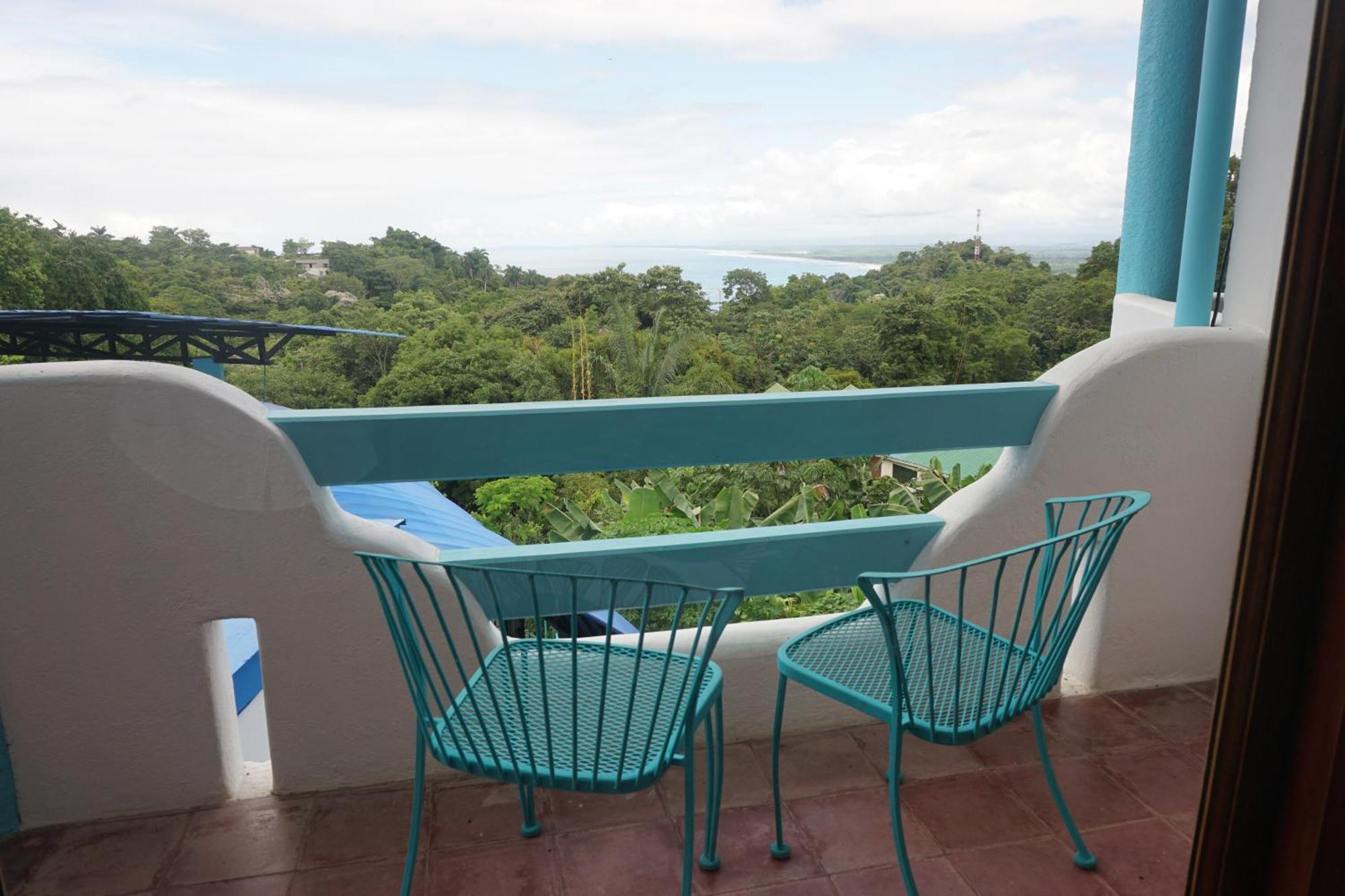 Hotel Planeta Sano Manuel Antonio Exterior photo